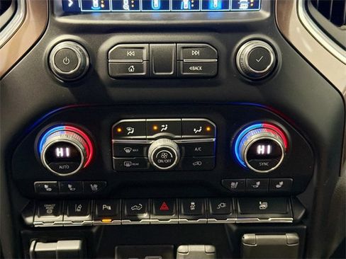 Used 2021 Chevrolet Silverado 2500 High Country image 15