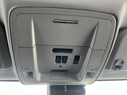 Used 2018 Chevrolet Silverado 3500 High Country image 32