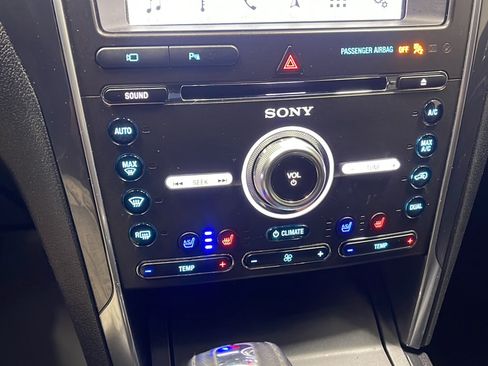 Used 2018 Ford Explorer Limited AWD/4WD image 11