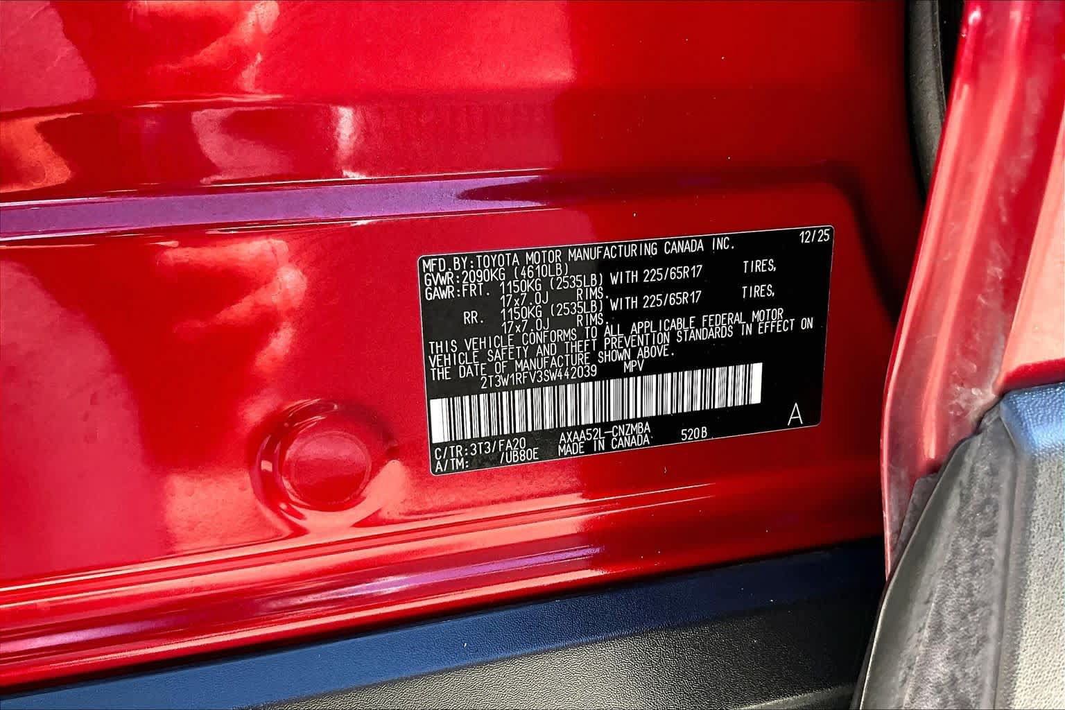 Used 2025 Toyota RAV4 XLE FWD image 33