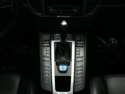 Used 2018 Porsche Macan GTS AWD/4WD image 36