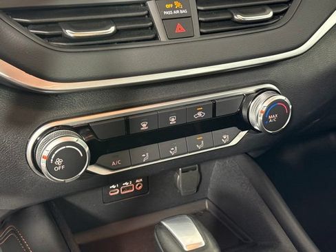 Used 2022 Nissan Altima 2.5 SR FWD image 22