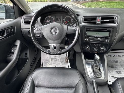 Used 2011 Volkswagen Jetta SE image 8