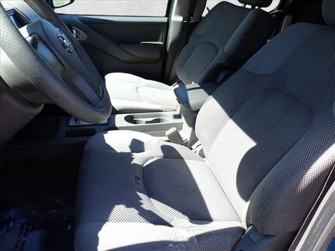 Used 2005 Nissan Frontier LE AWD/4WD image 12