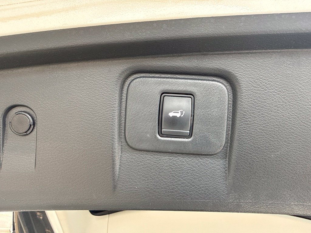 Used 2019 Nissan Murano Platinum w/ Cargo Package FWD image 13