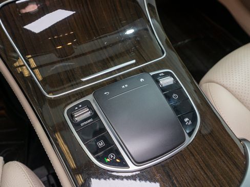 Used 2020 Mercedes-Benz GLC 300 image 22