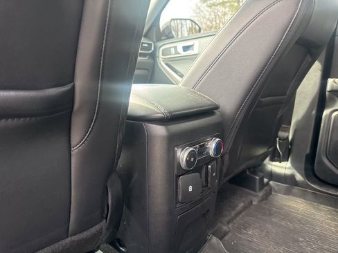 Used 2022 Ford Explorer XLT w/ Equipment Group 202A image 28