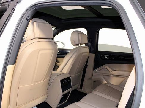 Certified 2023 Porsche Cayenne image 21