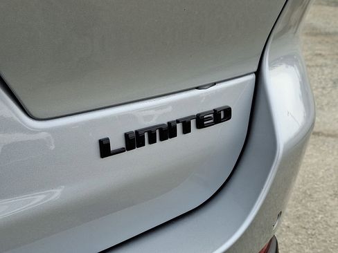 New 2025 Jeep Grand Cherokee L Limited w/ Black Appearance Package image 34