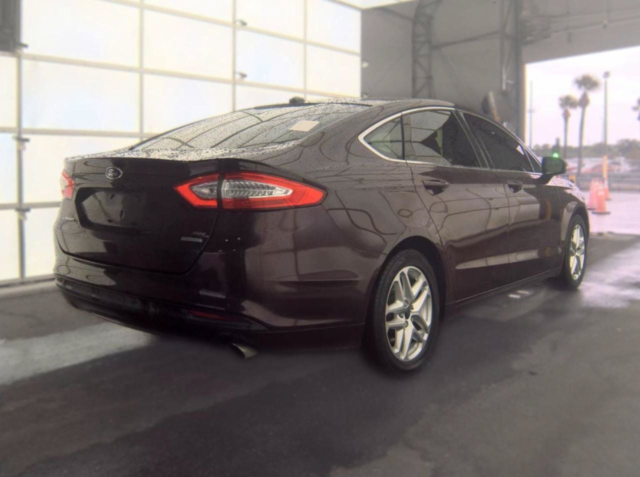 Used 2013 Ford Fusion SE FWD image 4