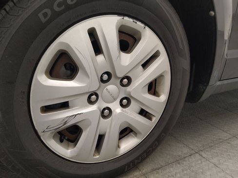 Used 2019 Dodge Journey SE FWD image 31