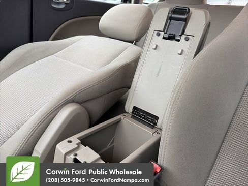 Used 2010 Dodge Caliber SXT image 21