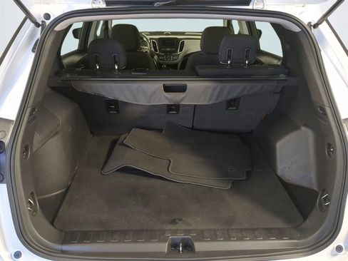 Used 2020 Chevrolet Equinox LS image 14