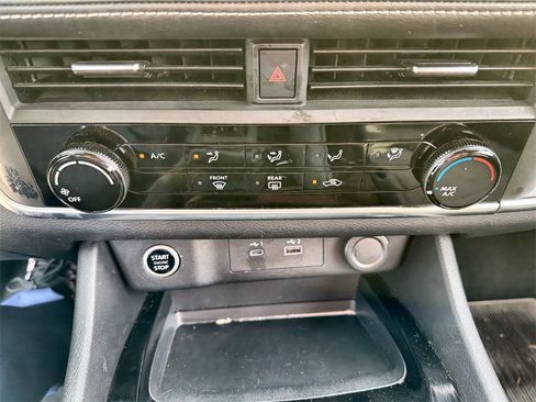 Used 2021 Nissan Rogue S image 16