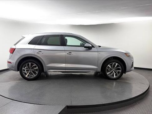 Used 2023 Audi Q5 2.0T Premium w/ Convenience Package AWD/4WD image 9