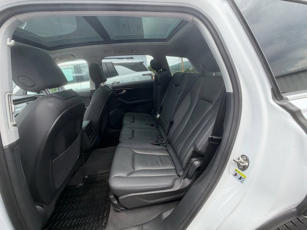 Used 2023 Audi Q7 3.0T Premium w/ Convenience Package AWD/4WD image 32