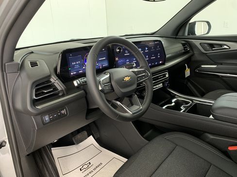 New 2026 Chevrolet Traverse LT image 13