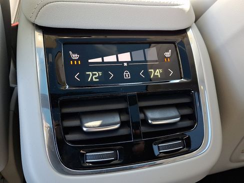 New 2026 Volvo XC60 B5 Ultra w/ Protection Package Premier image 6