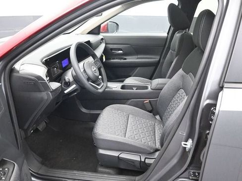 New 2026 Nissan Kicks SV w/ SV Premium Package AWD/4WD image 9