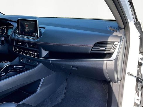 Used 2025 Nissan Rogue SV w/ Rock Creek Premium Package image 17