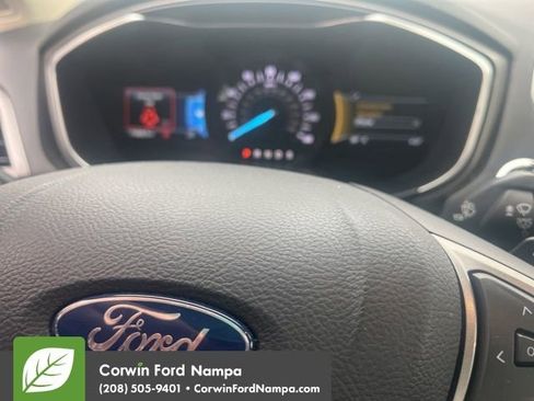 Used 2019 Ford Fusion SE image 12