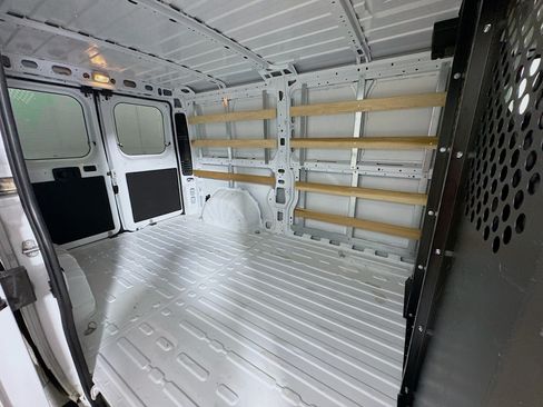 Used 2025 RAM ProMaster 2500 w/ U-Haul Equipment Group FWD image 24