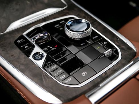 New 2026 BMW X7 xDrive40i w/ Executive Package image 15