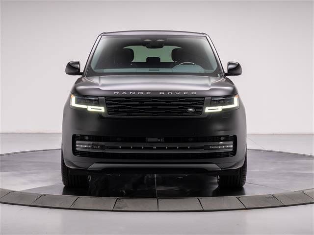 Used 2025 Land Rover Range Rover SE AWD/4WD image 8
