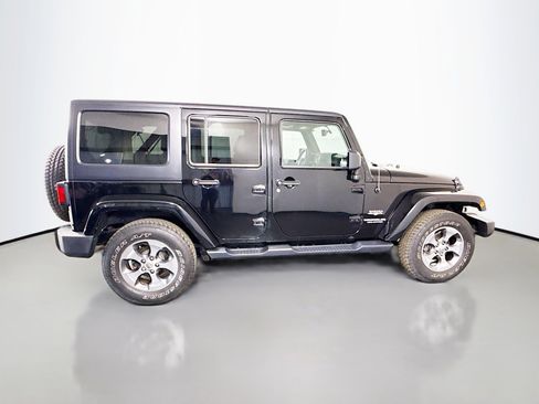 Used 2016 Jeep Wrangler Unlimited Sahara w/ Dual Top Group image 11
