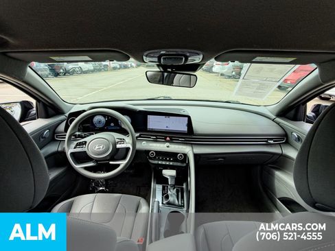 Used 2024 Hyundai Elantra SEL image 18