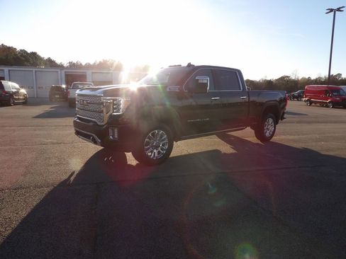 Used 2023 GMC Sierra 2500 Denali w/ Denali Ultimate Package image 2