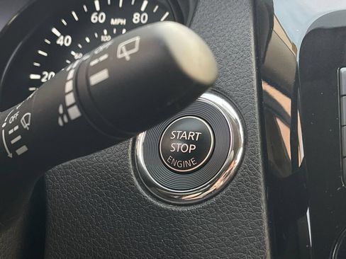 Used 2020 Nissan Rogue SV AWD/4WD image 15