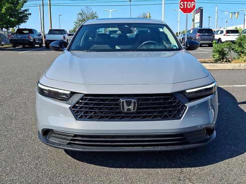 Used 2025 Honda Accord SE image 2