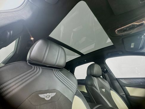 Certified 2023 Bentley Bentayga AWD/4WD image 21
