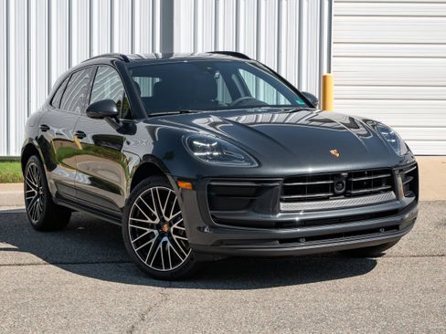 New 2026 Porsche Macan image 11
