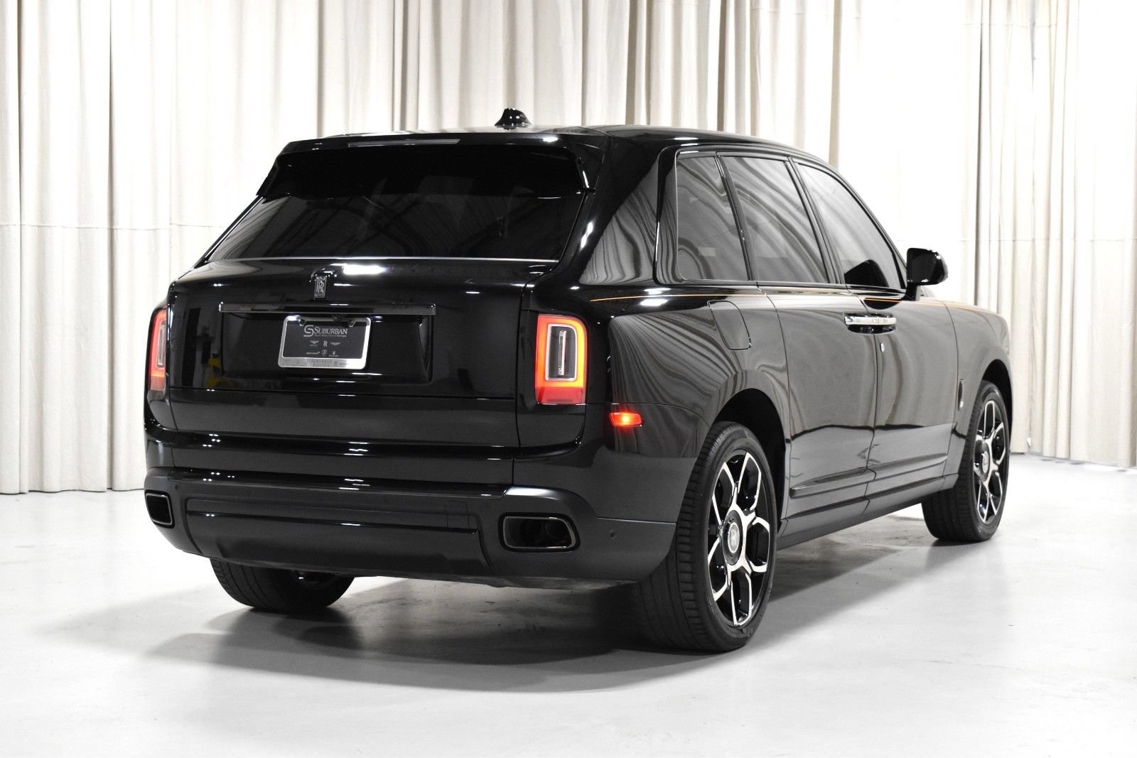 Certified 2023 Rolls-Royce Cullinan Black Badge w/ Driver's Package AWD/4WD image 2