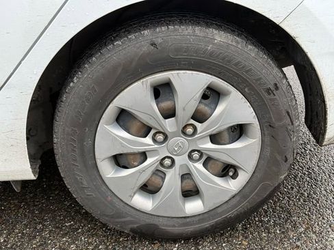 Used 2017 Hyundai Accent SE image 11