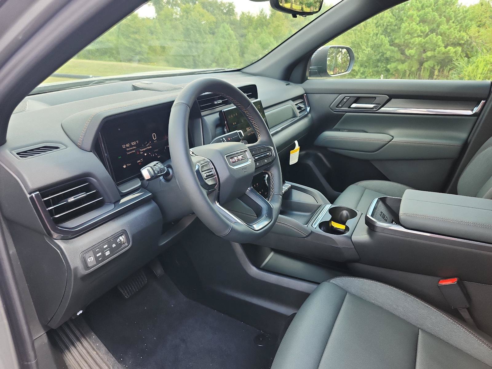 New 2027 GMC Terrain AT4 w/ Convenience Package III AWD/4WD image 12