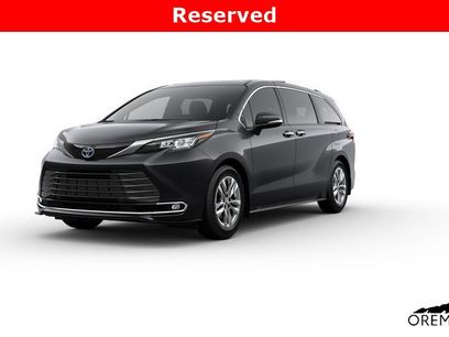 New 2025 Toyota Sienna Limited