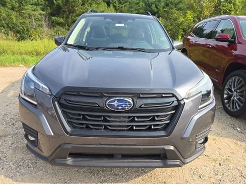 Used 2024 Subaru Forester Premium AWD/4WD image 2