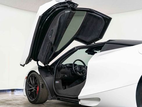 Used 2019 McLaren 720S Performance image 14