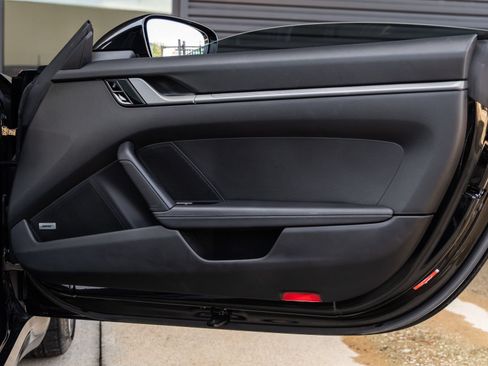Certified 2021 Porsche 911 Carrera RWD image 33