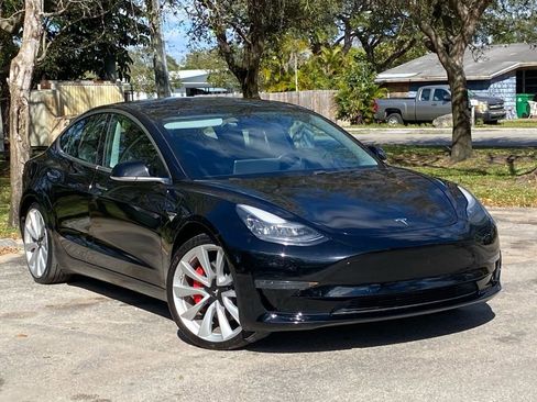 Used 2019 Tesla Model 3 Performance image 4