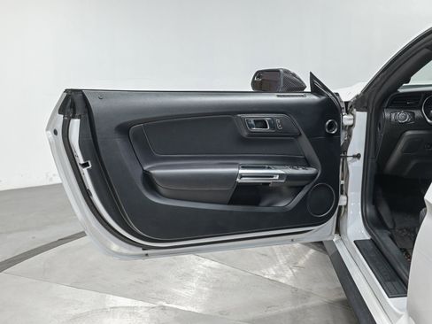 Used 2020 Ford Mustang Coupe RWD image 12