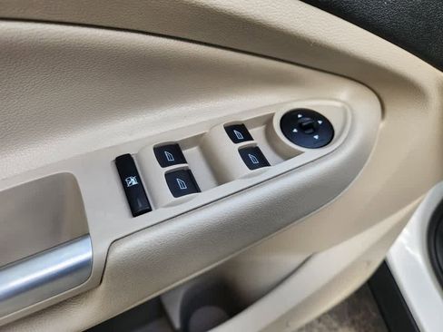 Used 2018 Ford Escape SEL image 23