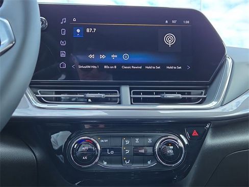 New 2026 Chevrolet Trax ACTIV w/ Sunroof Package image 25