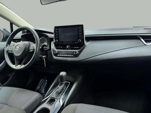 Used 2021 Toyota Corolla LE image 7