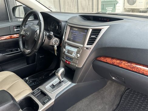 Used 2012 Subaru Outback 3.6R Limited AWD/4WD image 8