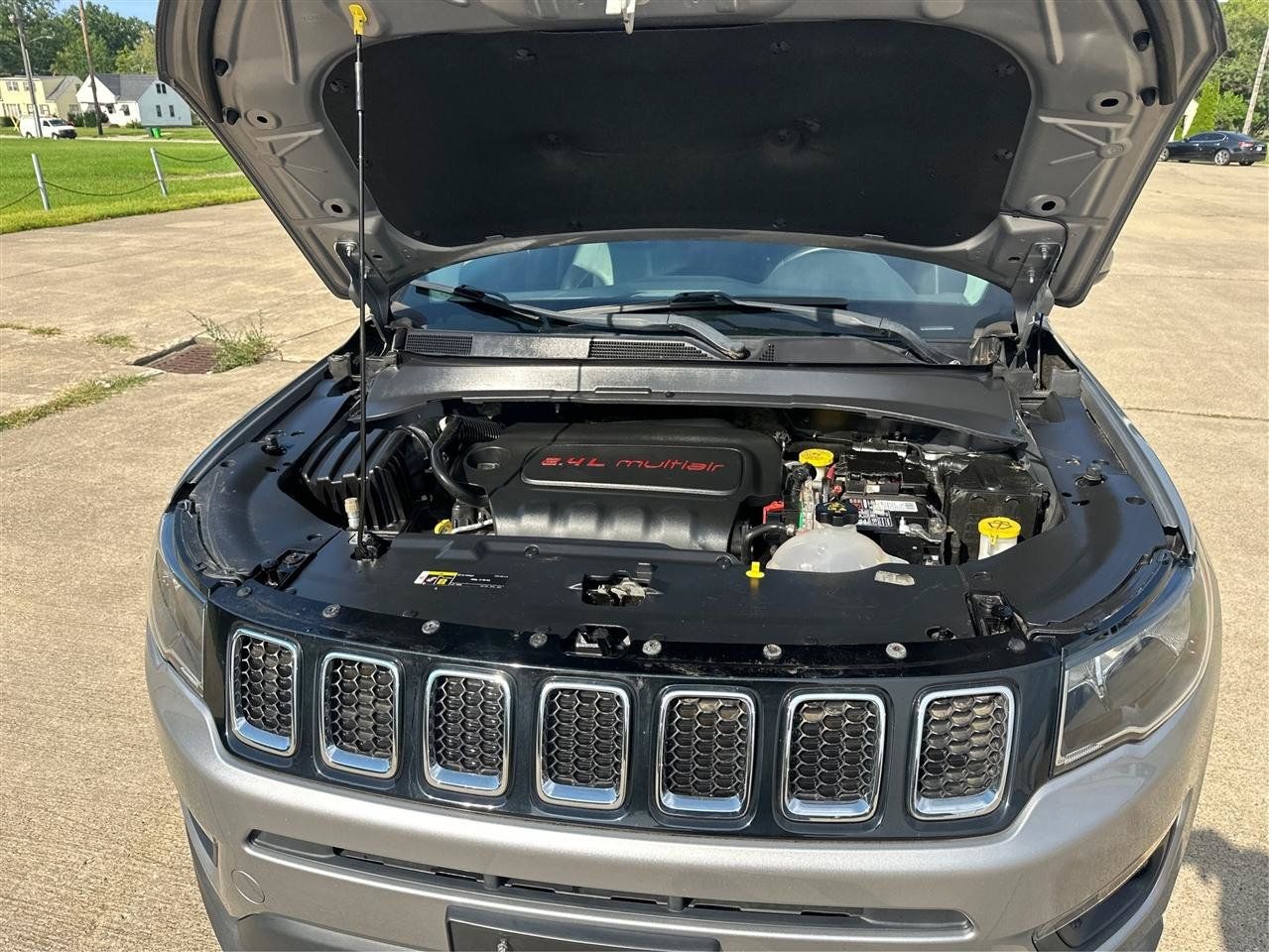 Used 2018 Jeep Compass Latitude AWD/4WD image 21