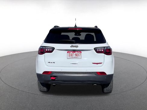 Used 2025 Jeep Compass Trailhawk image 12